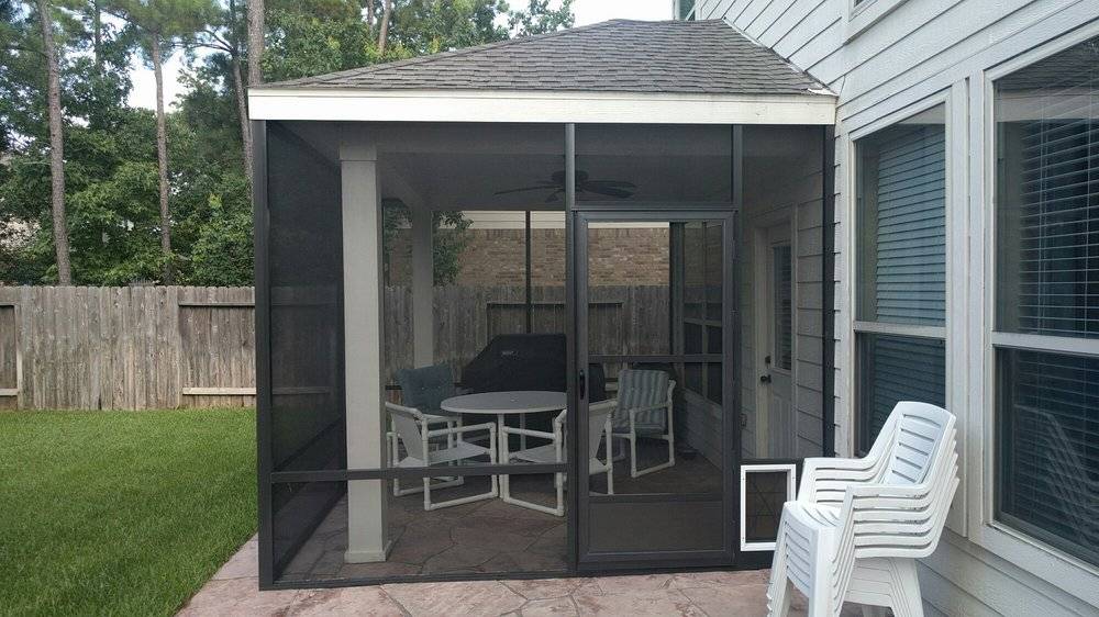 Screen room in Georgetown TX with a patio cover.